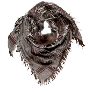 NWOT GUCCI 
Wool/Silk Fox Fur Monogram Triangle Shawl Scarf Brown & grey.